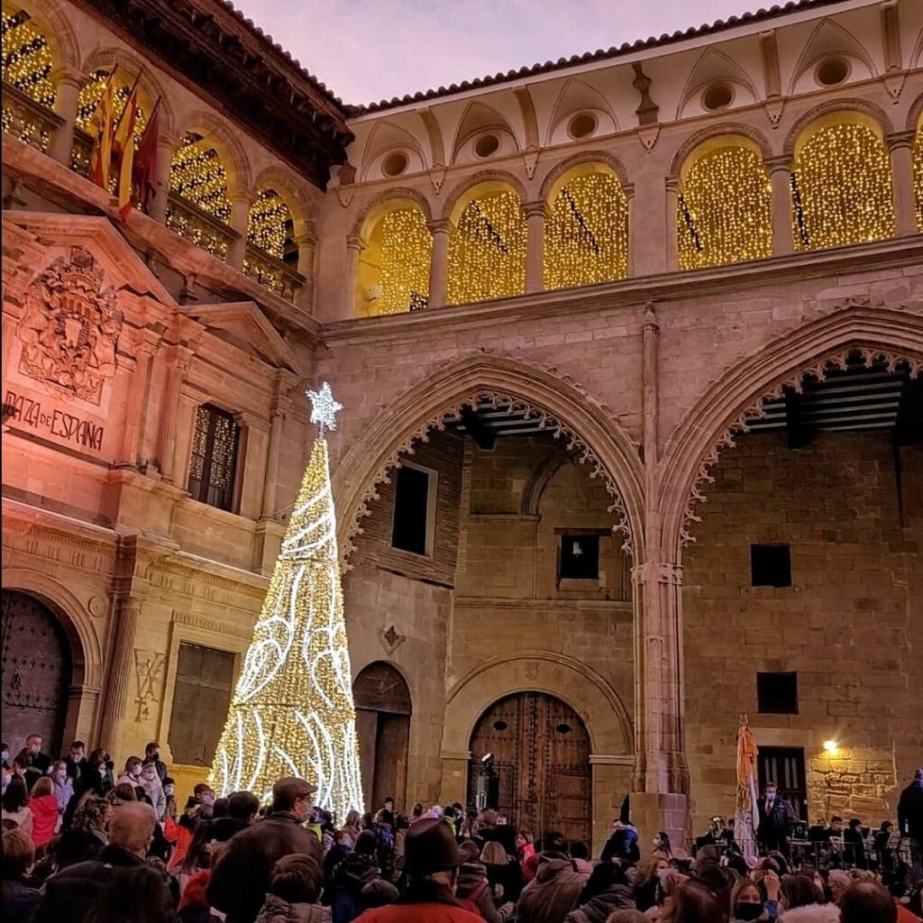 encendido de las luces navideñas en la plaza de España de Alcañiz